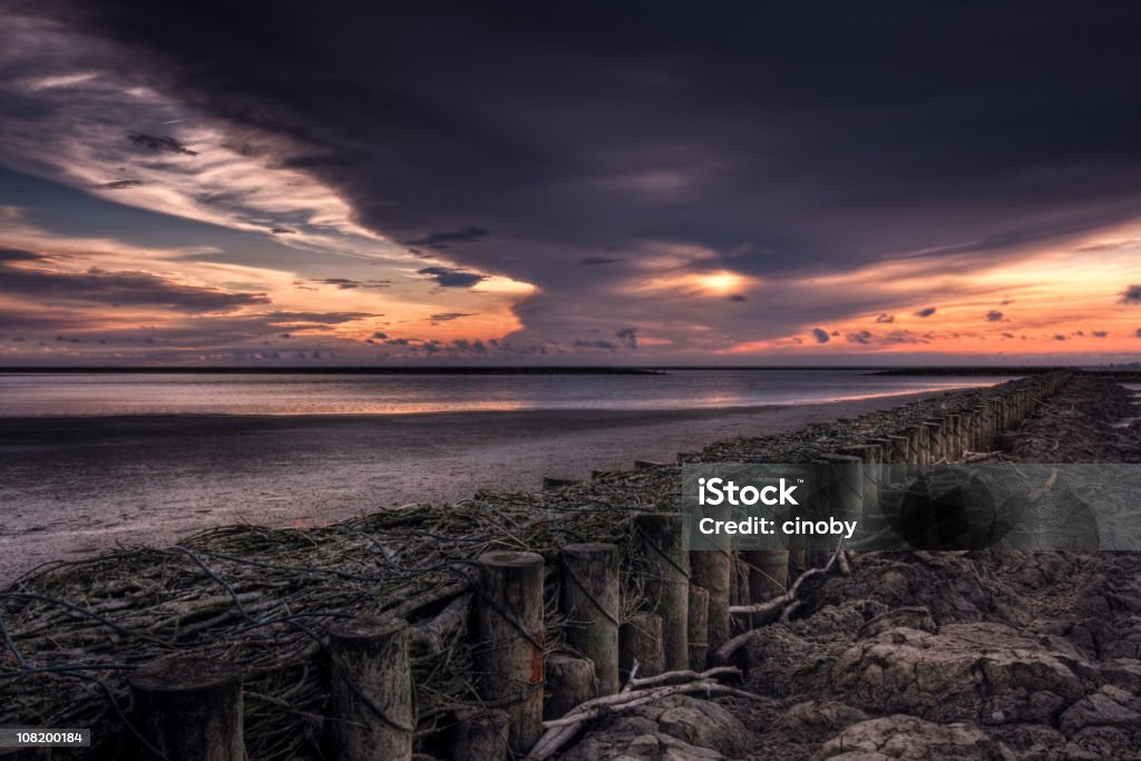 Crepúsculo no mar do Norte ((Faixa Dinâmica Alta - Foto de stock de Mar royalty-free