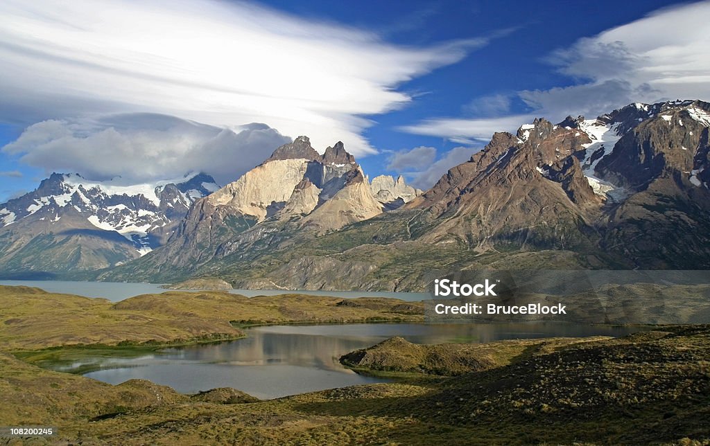 Cuernos del Schmerzen und Almirante Nieto in Patagonien - Lizenzfrei Berg Stock-Foto