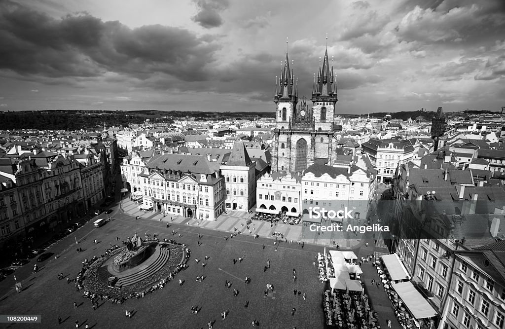 Luftbild von Prague Old Town Square, schwarz und weiß - Lizenzfrei Abenddämmerung Stock-Foto