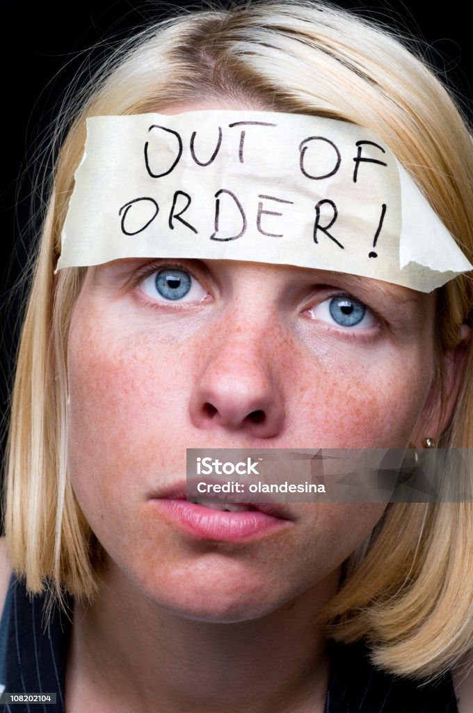 Женщина в нерабочем стикер на голову - Стоковые фото Бизнес роялти-фри