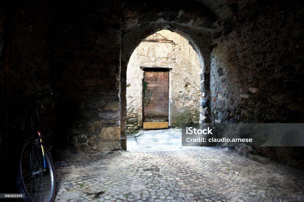 Medievale Alley. Immagine a colori - Foto stock royalty-free di Liguria