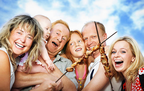 Retrato de uma família feliz - fotografia de stock