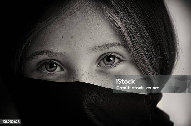 Photo libre de droit de Jeune Fille Musulmane banque d'images et plus d'images libres de droit de 6-7 ans - 6-7 ans, Châle, Enfance