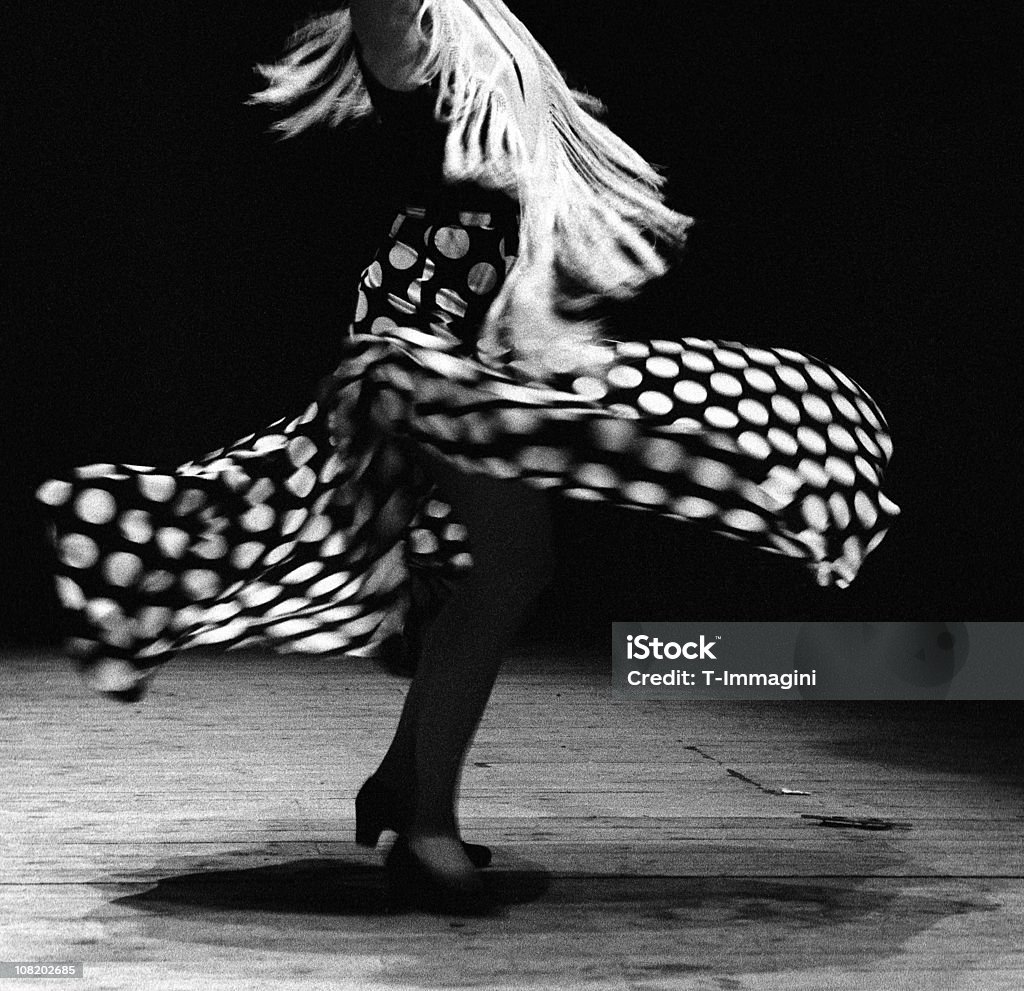 Retrato de Flamenco bailarín Spinning, blanco y negro - Foto de stock de Baile flamenco libre de derechos