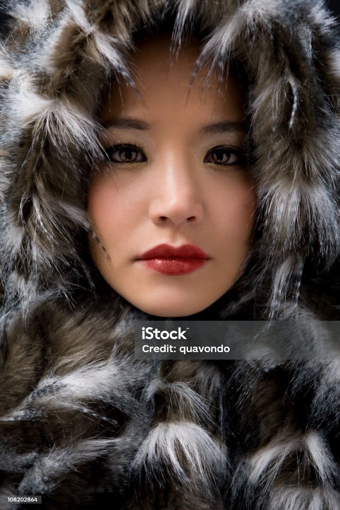 Retrato de mujer joven belleza asiática en esquimal piel, espacio de copia - Foto de stock de 20 a 29 años libre de derechos