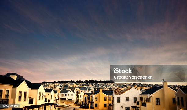 Foto de Desenvolvimento De Habitações Iii e mais fotos de stock de Casa - Casa, Chaminé, Comunidade