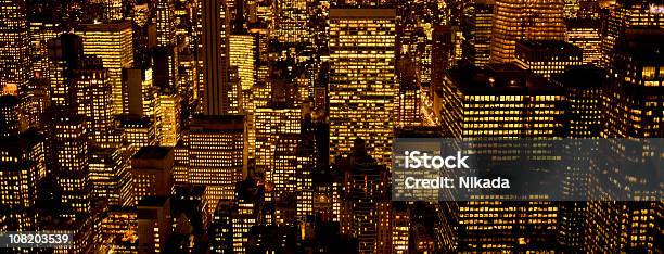 Stile Di Ballo Di Apple Grande Di Notte - Fotografie stock e altre immagini di New York - Città - New York - Città, Cavo dell'alta tensione, Elettricità