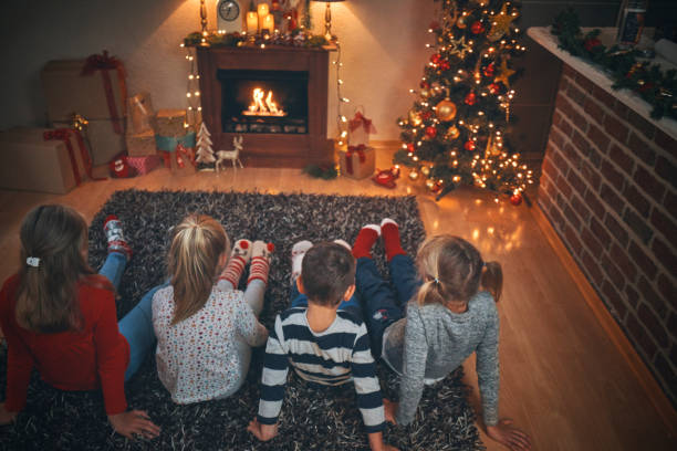 istock Telling Stories in Cosy Christmas Atmosphere 1082036288