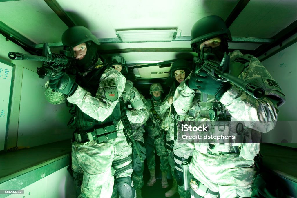 Jednostka SWAT Przygotowanie - Zbiór zdjęć royalty-free (Jednostka SWAT)