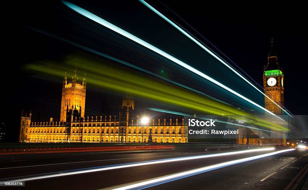 Flou de mouvement de signalisation près de Big Ben - Photo de Conduire libre de droits