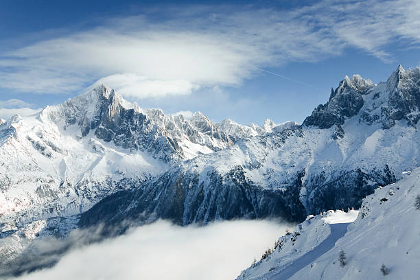 산맥의 샤모니 - winter european alps mountain snow 뉴스 사진 이미지