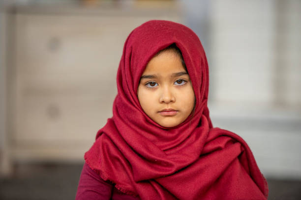 istock Muslim girl waiting 1082040834