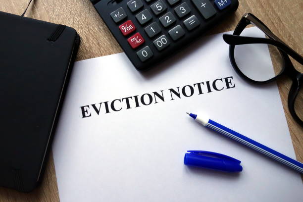 eviction notice document - credit crunch audio imagens e fotografias de stock