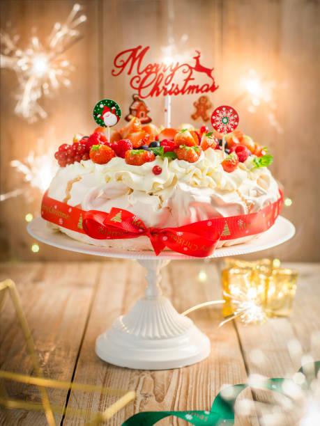 istock Christmas Pavlova cake 1082105892