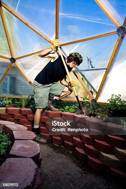 그린하우스 Gardener 돔-건축적 특징에 대한 스톡 사진 및 기타 이미지 - 돔-건축적 특징, 투명한, 30-39세