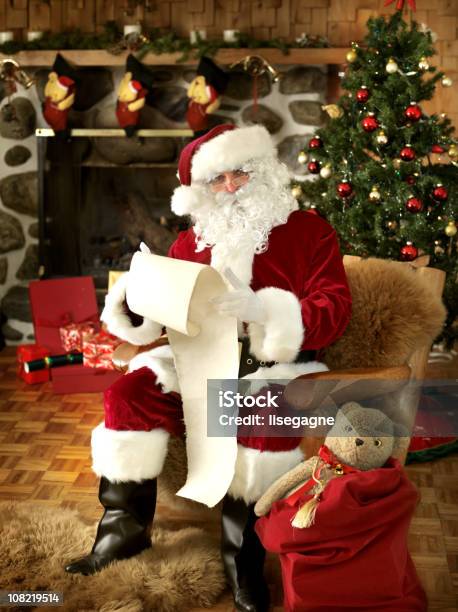 Santa Con Lelenco - Fotografie stock e altre immagini di Babbo Natale - Babbo Natale, Borsa, 65-69 anni