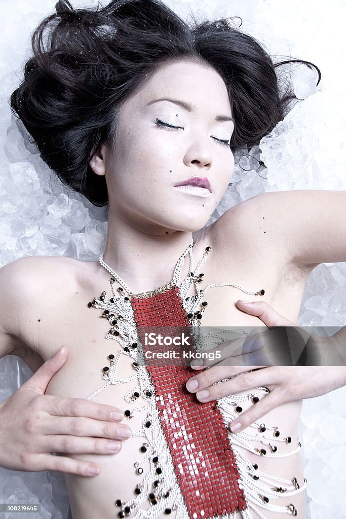 Modelo de moda Asiática-colar: Congelados - Royalty-free Dormir Foto de stock