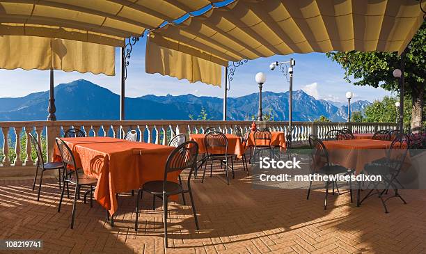 Ristorante Con Vista - Fotografie stock e altre immagini di Ambientazione esterna - Ambientazione esterna, Pranzare, Tettoia