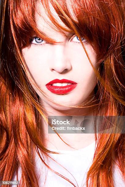 Bellissima Capelli Rossi - Fotografie stock e altre immagini di Abbigliamento casual - Abbigliamento casual, Adulto, Beautiful Woman