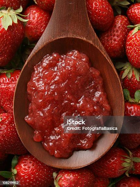 Kochlöffel Mit Strawberry Jam Stockfoto und mehr Bilder von Konfitüre - Konfitüre, Obst, Erdbeerkonfitüre