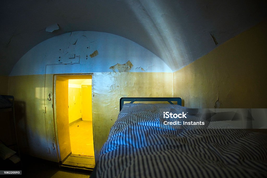 Cellule de Prison, avec lits superposés - Photo de Prison libre de droits