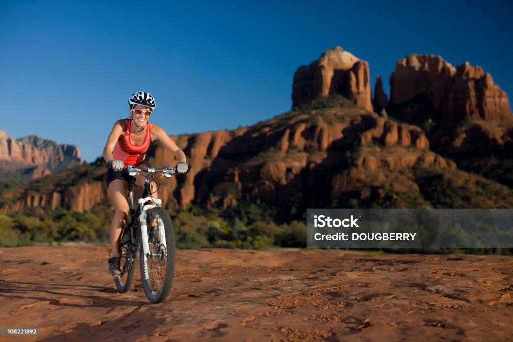 Pratique du VTT à Sedona en Arizona - Photo de Arizona libre de droits