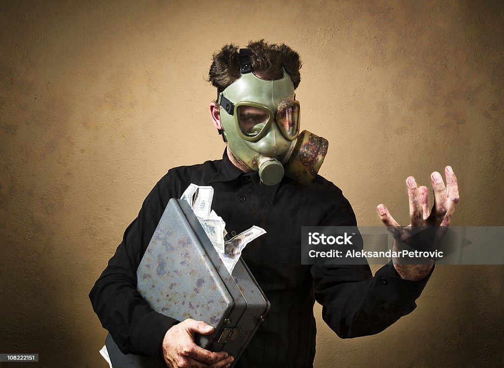 Мужчина носить Противогаз bio-рисков - Стоковые фото Антисанитарный роялти-фри