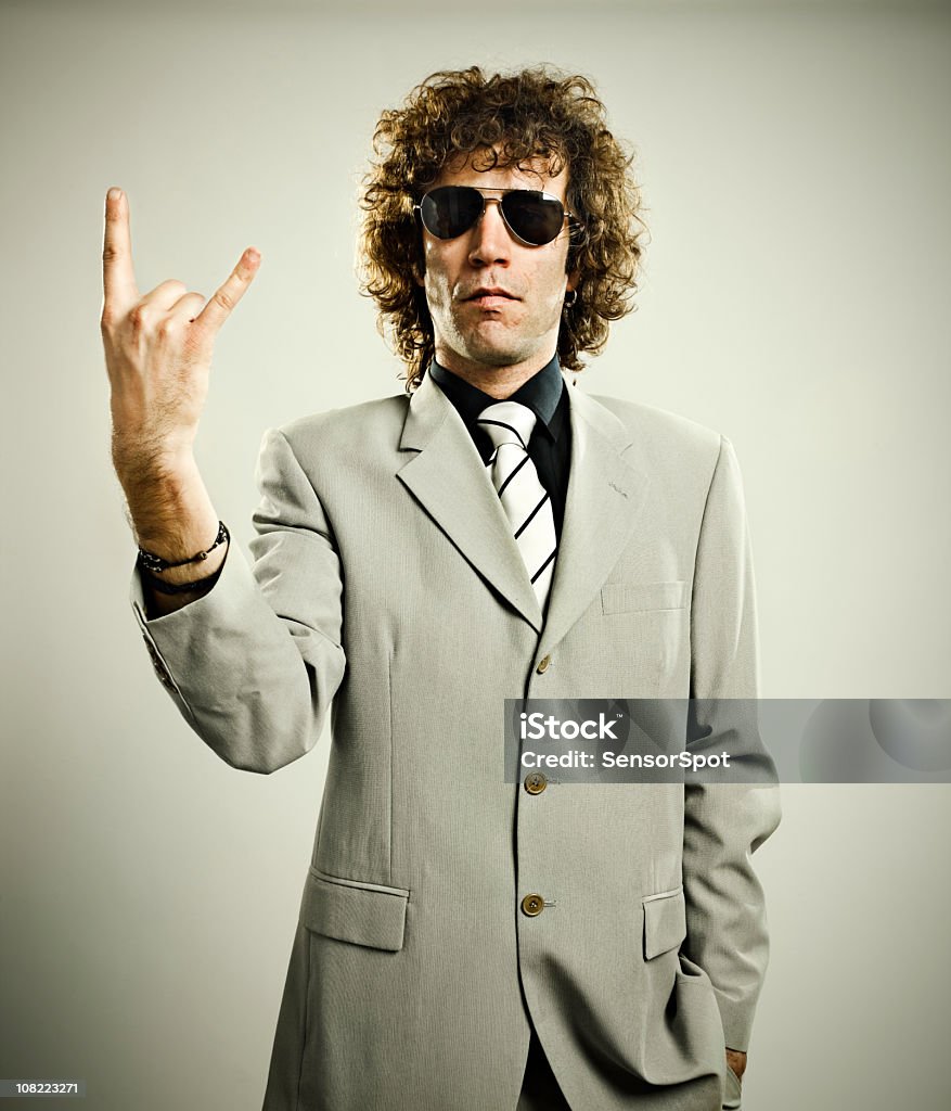 Moderno homem dando sinal de Rock - Royalty-free 30-39 Anos Foto de stock