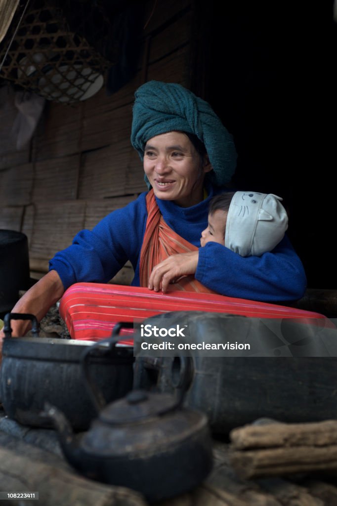 Mère et enfant. - Photo de Pauvreté libre de droits