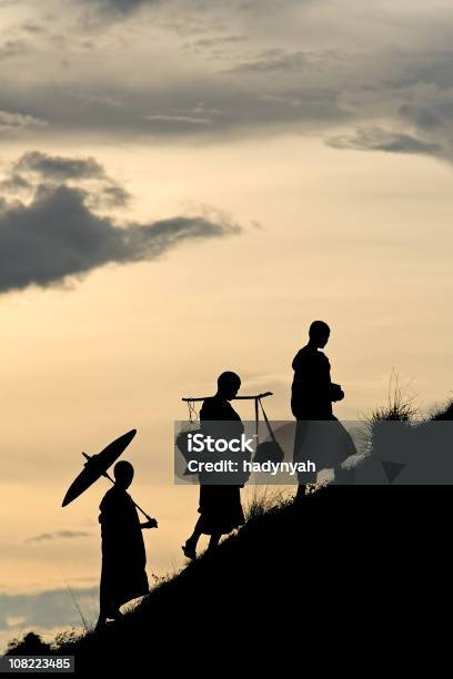 Monjes Budistas Foto de stock y más banco de imágenes de Myanmar - Myanmar, Bagan, Monje