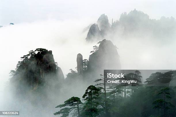 Huashan 산 풍경 황산 산맥에 대한 스톡 사진 및 기타 이미지 - 황산 산맥, 0명, 고요한 장면