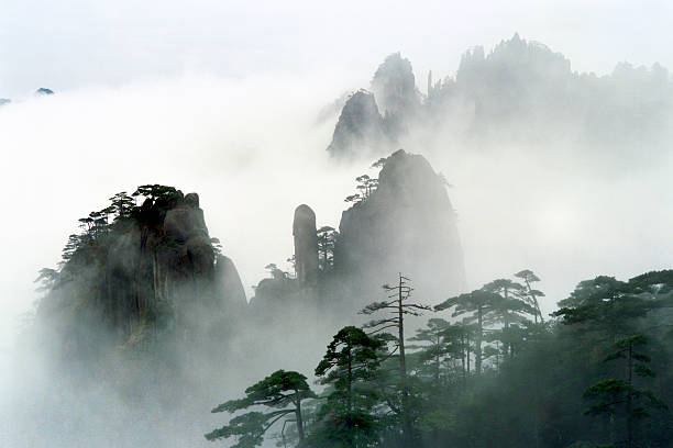 Huangshan Mountain Landscape  huangshan mountains stock pictures, royalty-free photos & images