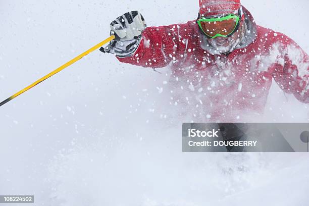 파우다 스키타기 30-39세에 대한 스톡 사진 및 기타 이미지 - 30-39세, 가루눈, 건강한 생활방식
