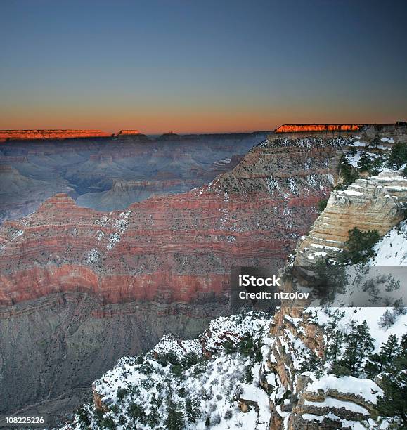 Grand Canyon Z Śniegu - zdjęcia stockowe i więcej obrazów Ameryka - Ameryka, Bez ludzi, Chłodny