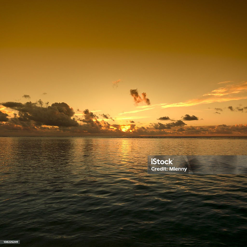 Tramonto sull'oceano - Foto stock royalty-free di Natura