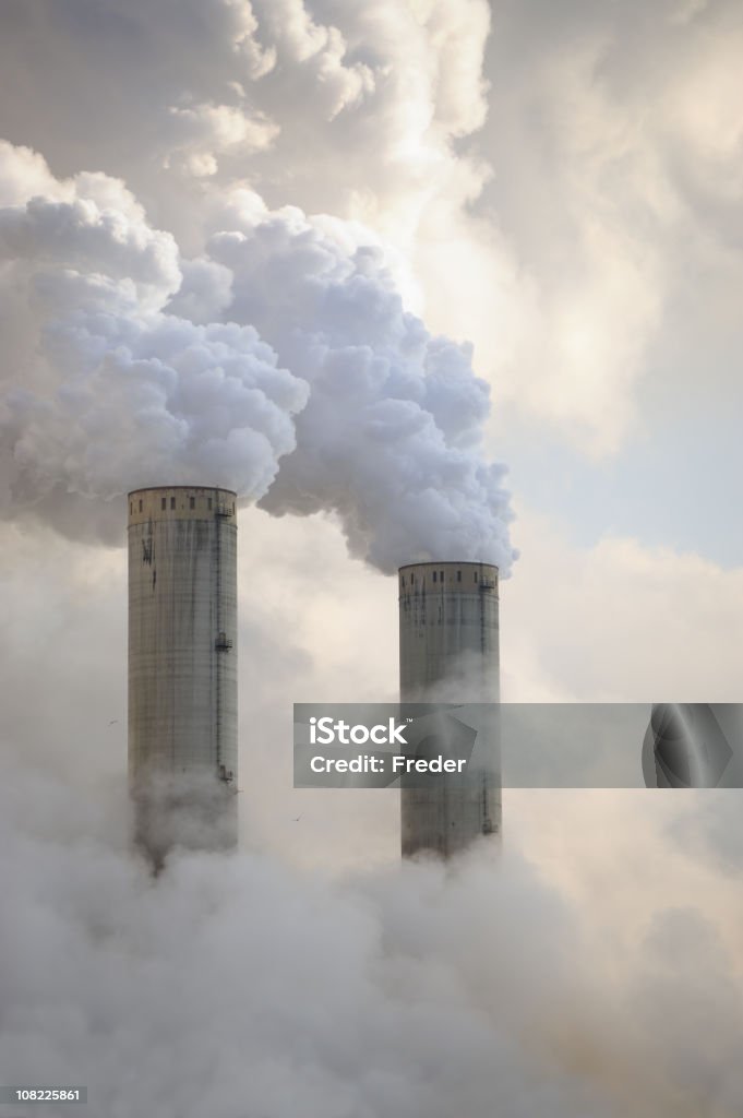 Central elétrica Towers Billowing fumo - Royalty-free Dióxido de carbono Foto de stock