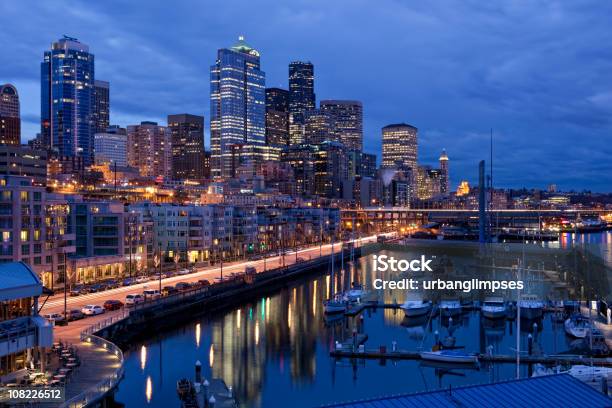 Downtown Seattle Waterfront Krajobraz Miejski - zdjęcia stockowe i więcej obrazów Seattle - Seattle, Jacht, Śródmieście