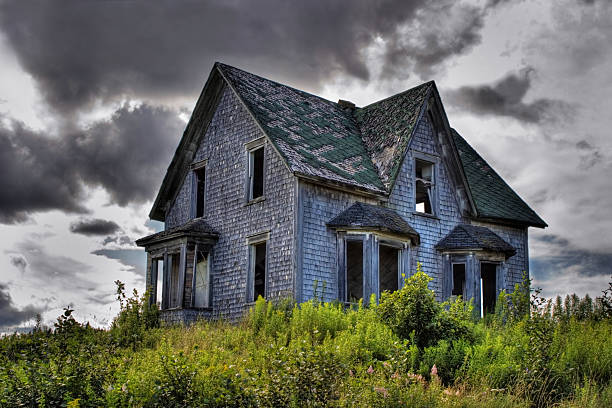 istock Spooky Abandoned House in New Brunswick 108226541