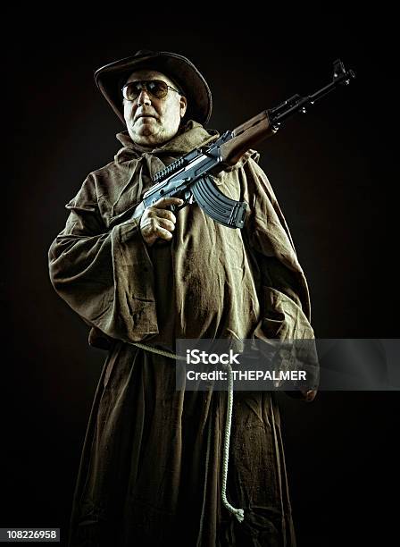 Padre Kalashnikov - Fotografie stock e altre immagini di AK-47 - AK-47, Abbigliamento casual, Adulto