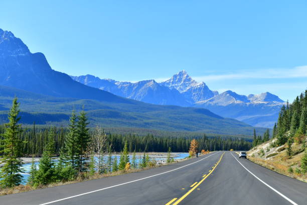 istock 93 Icefield Parkway in Autumn, Jasper National park,Canada 1082270982