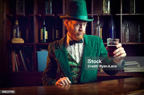 Foto de Irishleprechaun Personagem Série Com Uma Caneca De Cerveja e mais fotos de stock de Dia de São Patrício