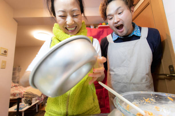 istock Japanese couple cooking together 1082281932