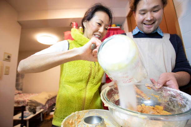 istock Japanese couple cooking together 1082284378