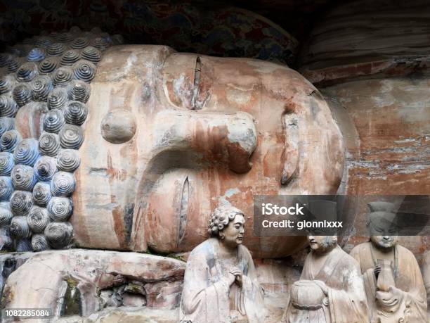 Nicho De Sakyamuni Entrar En Nirvana Petroglifos De Chongqing Chongqing China Foto de stock y más banco de imágenes de Aire libre