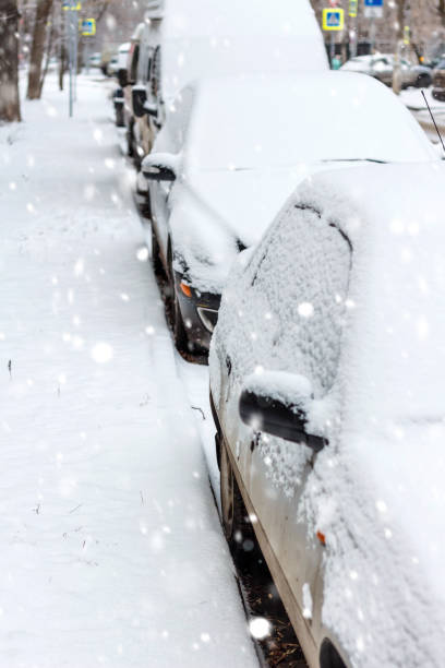 istock The parked cars in snow 1082334614