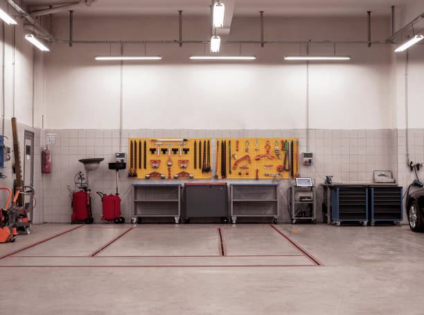 istock auto repair shop 1082350942