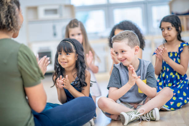 istock Kids Clapping To Music 1082511632