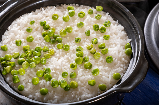 White rice cooked with green beans