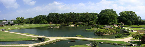 Red lagerstroemia blooming on the pond (July 23, 2024, Wongok Village Wongok Festival, Hampyeong-gun, Jeollanam-do, Korea)
