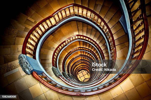 Photo libre de droit de Escalier En Colimaçon banque d'images et plus d'images libres de droit de Hambourg - Hambourg, Maison, Abstrait